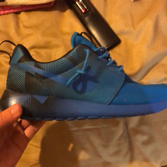 Nike’s - Picture 2 of 2